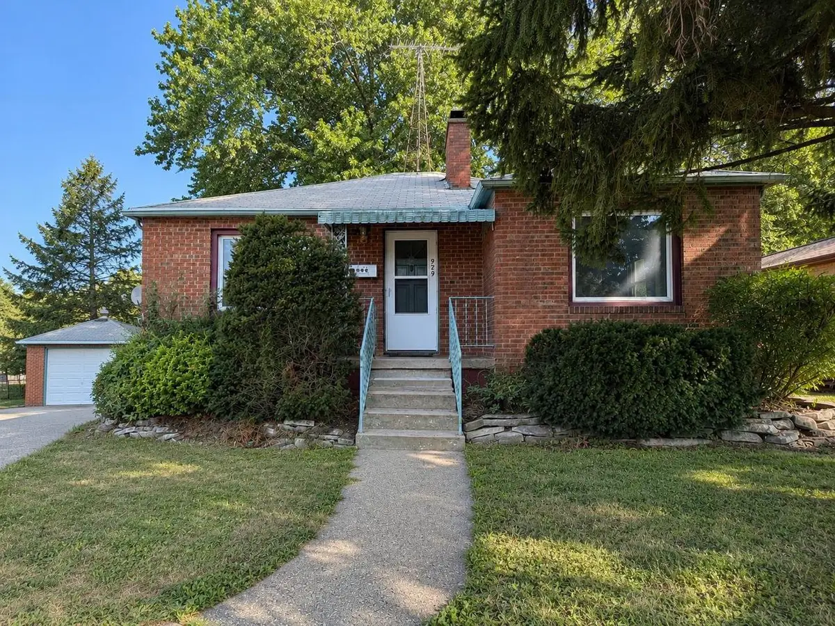 929 Center Street, Delavan, WI 53115 - #1