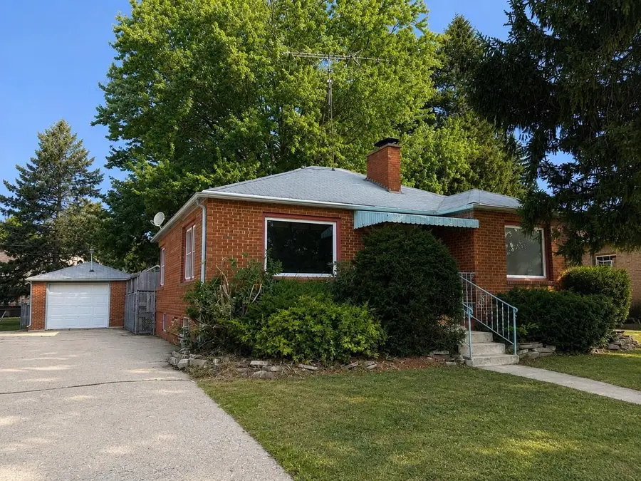 929 Center Street, Delavan, WI 53115 - #2