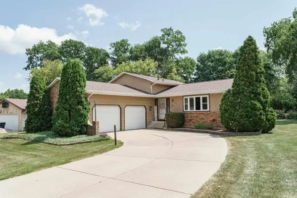 126 Waveland Road, Janesville, WI 53548