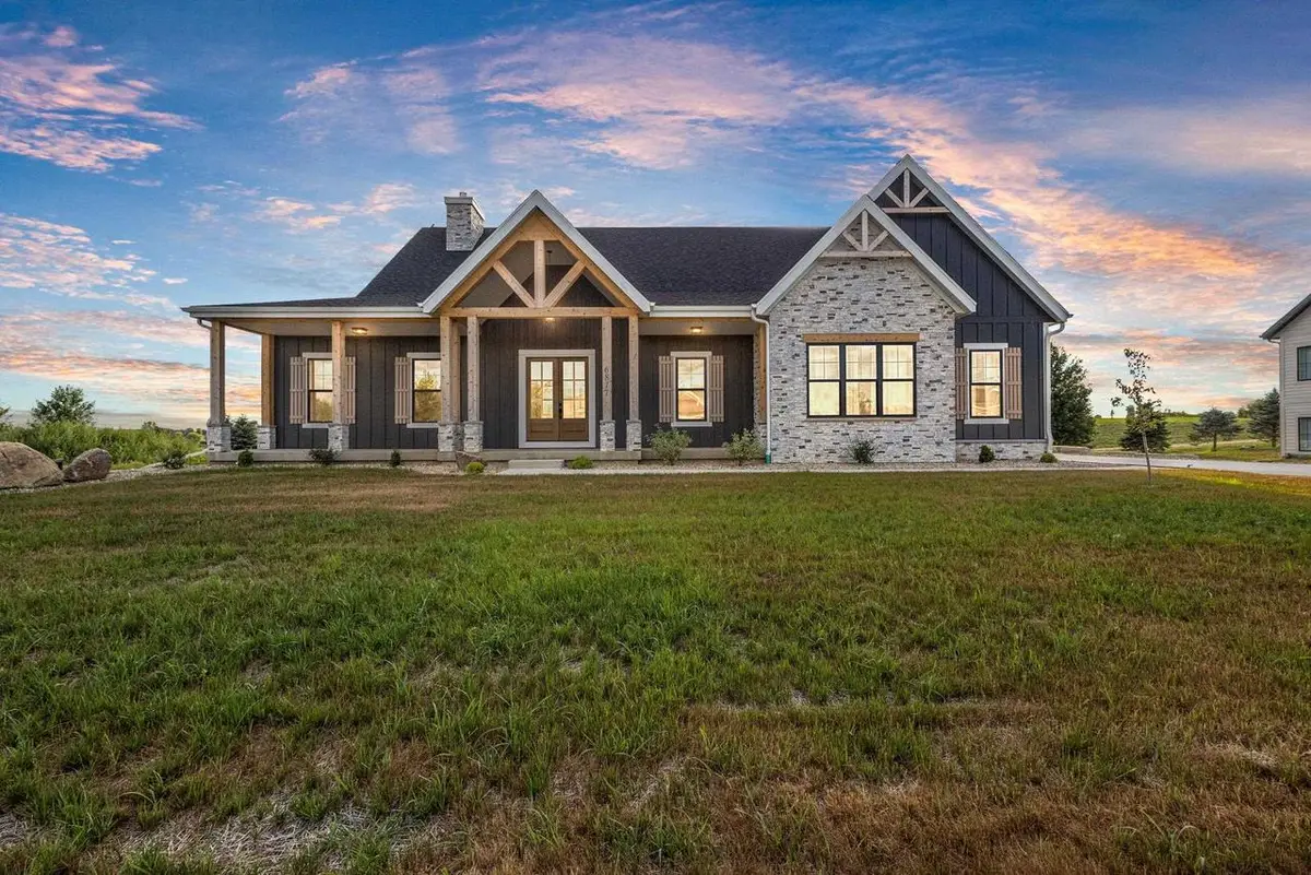 6811 Angelica Trail, Sun Prairie, WI 53590 - #1