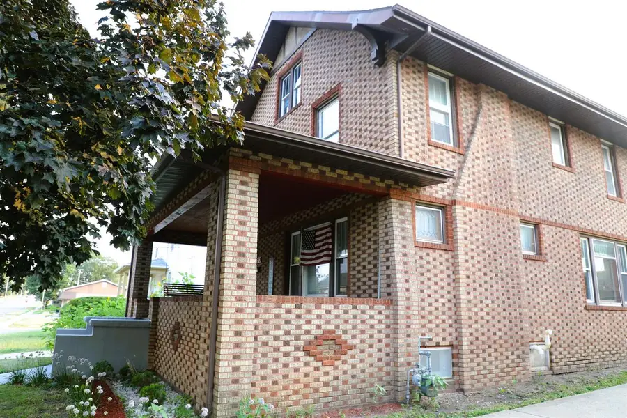 812 S Locust Avenue, Freeport, IL 61032 - #3