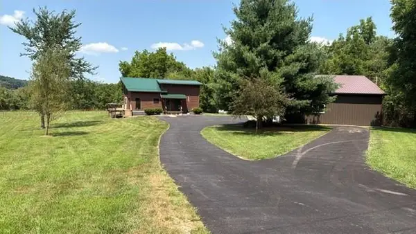 5990 Mill Road, Avoca, WI 53506
