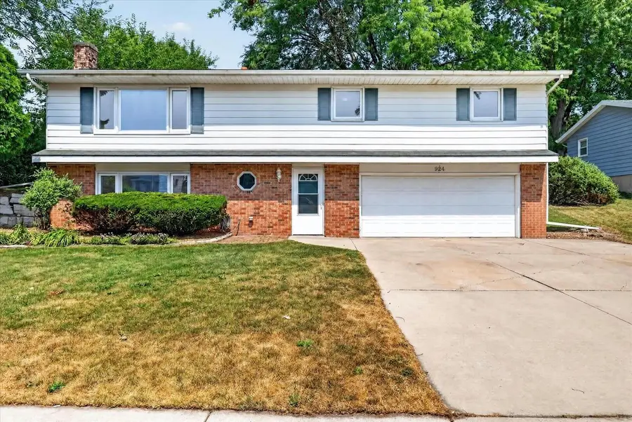 924 Buena Vista Drive, Sun Prairie, WI 53590 - #2