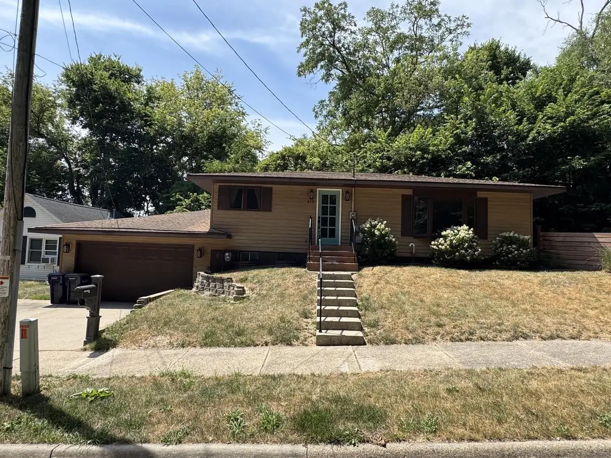 625 Thomas Street, Janesville, WI 53545 - #1