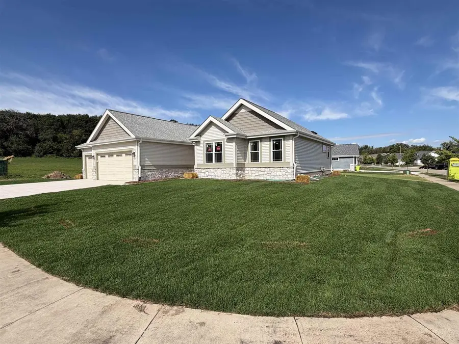314 Summit Passage, Deerfield, WI 53531 - #2