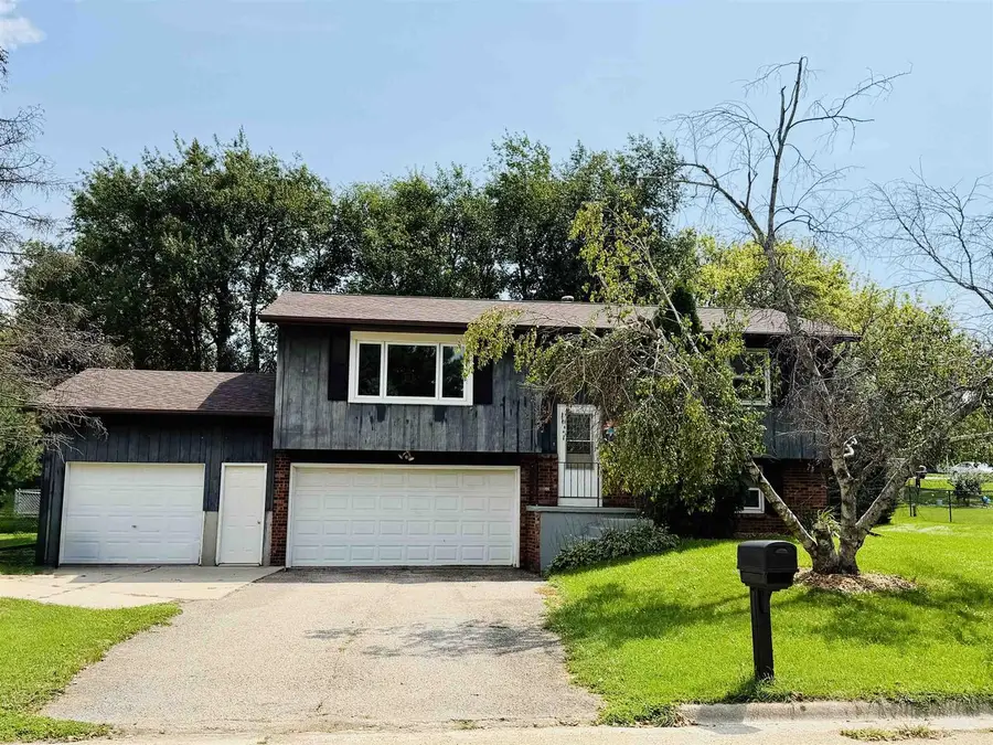 2210 Ridgeway Road, Monroe, WI 53566 - #3