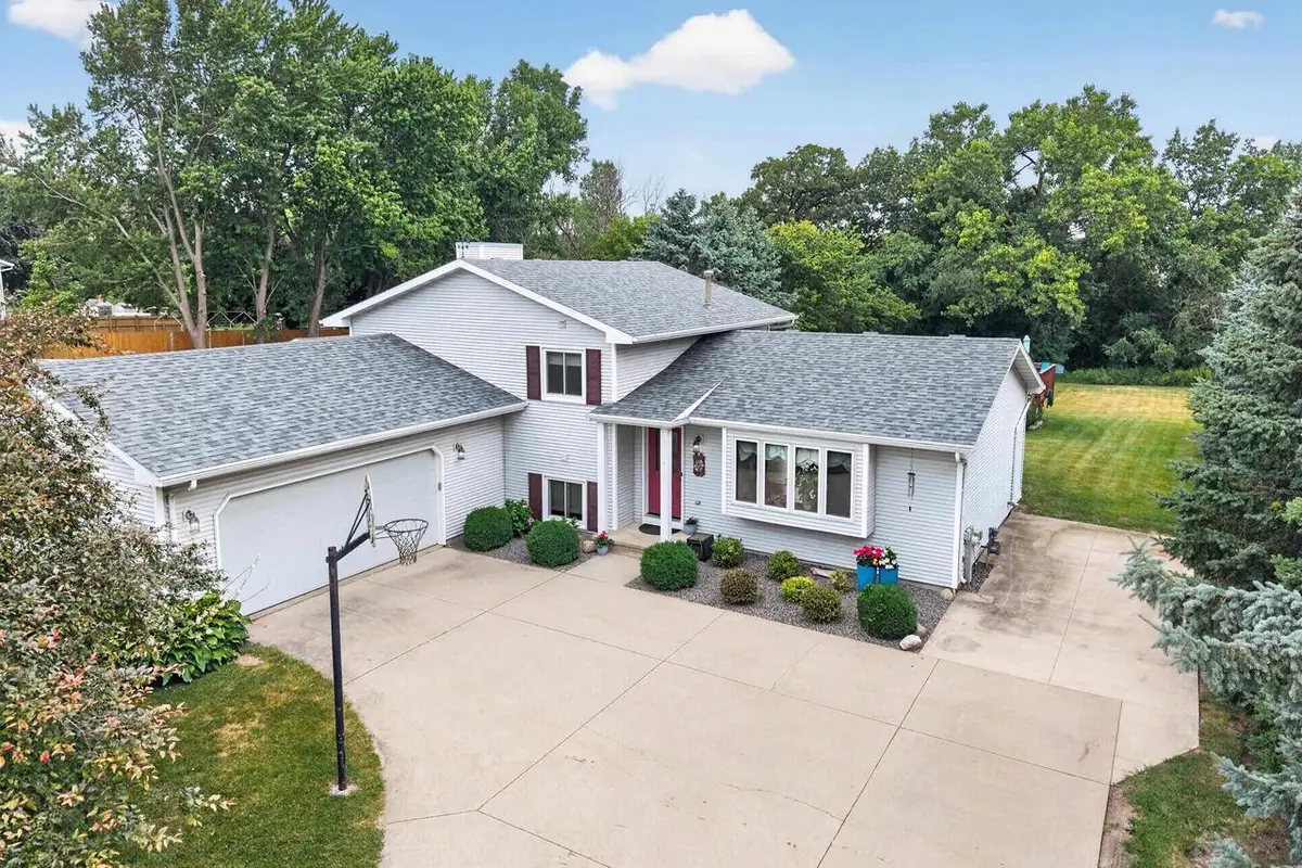 80 Johnson Avenue, Oshkosh, WI 54902 - #1