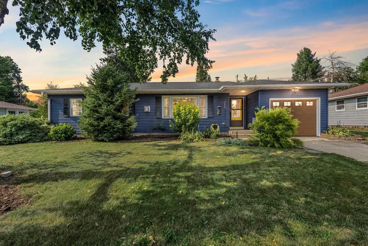 4210 Sunnyside Crescent, Madison, WI 53704 - #1