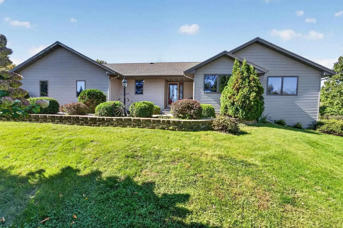 5701 N Ridge View Drive, Janesville, WI 53548 - #1