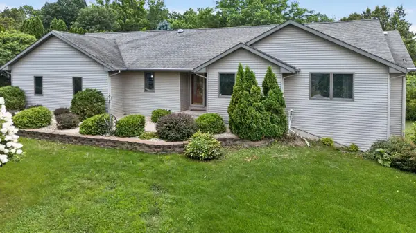5701 N Ridge View Drive, Janesville, WI 53548