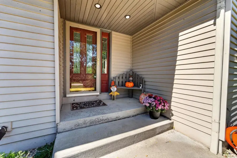 5701 N Ridge View Drive, Janesville, WI 53548 - #2