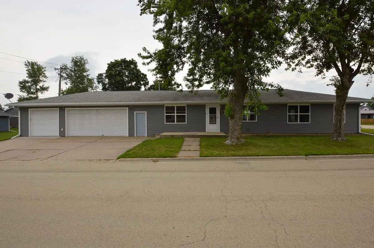 205 W Kelly Street, Cuba City, WI 53807 - #1
