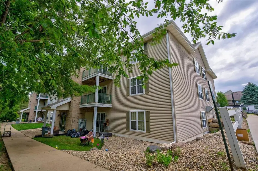 201 Kearney Way #202, Waunakee, WI 53597 - #3