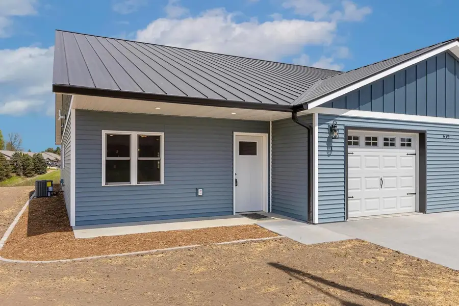 627 Salsbery Circle #1, Hillsboro, WI 54634 - #3