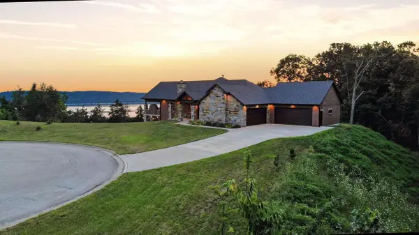 1597 Bluff Hollow Trail, Hazel Green, WI 53811