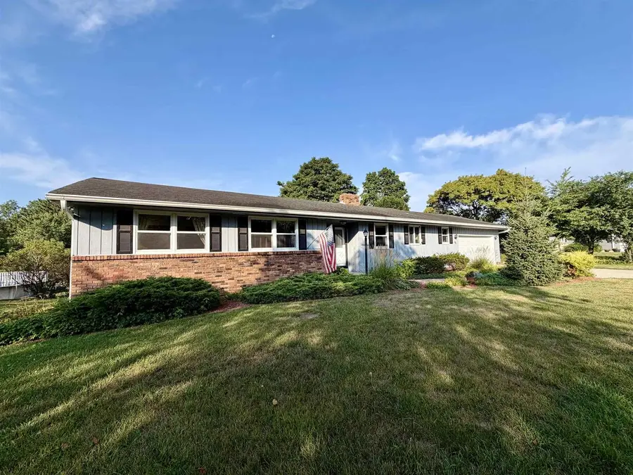921 Park Ridge Road, Janesville, WI 53546 - #3