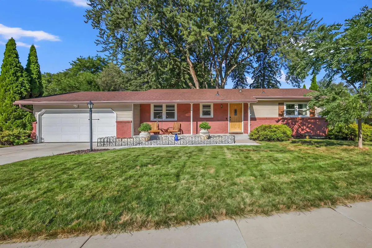 212 Major Way, Sun Prairie, WI 53590 - #1