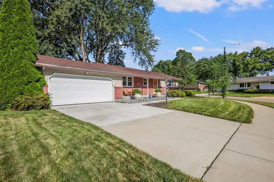 212 Major Way, Sun Prairie, WI 53590 - #2