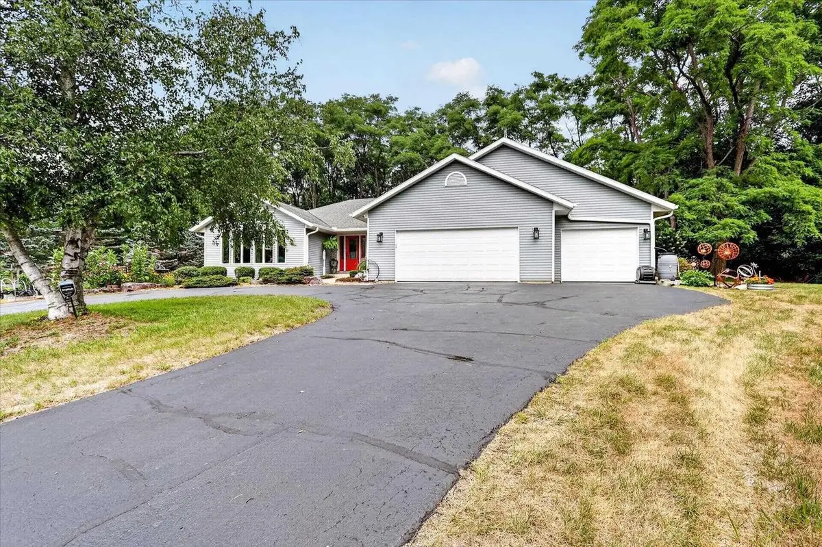 5738 S Splendor Valley Drive, Janesville, WI 53548 - #1