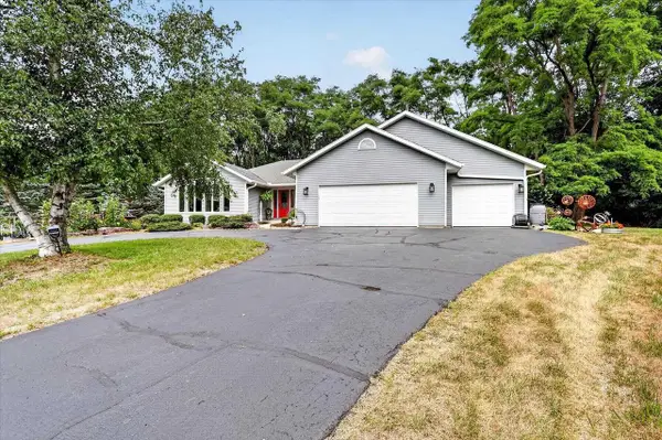 5738 S Splendor Valley Drive, Janesville, WI 53548