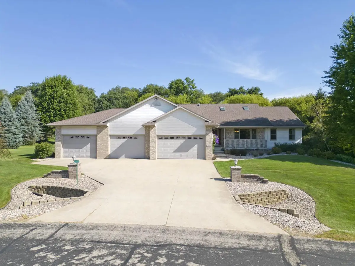 3096 Castleton Crossing, Sun Prairie, WI 53590 - #1