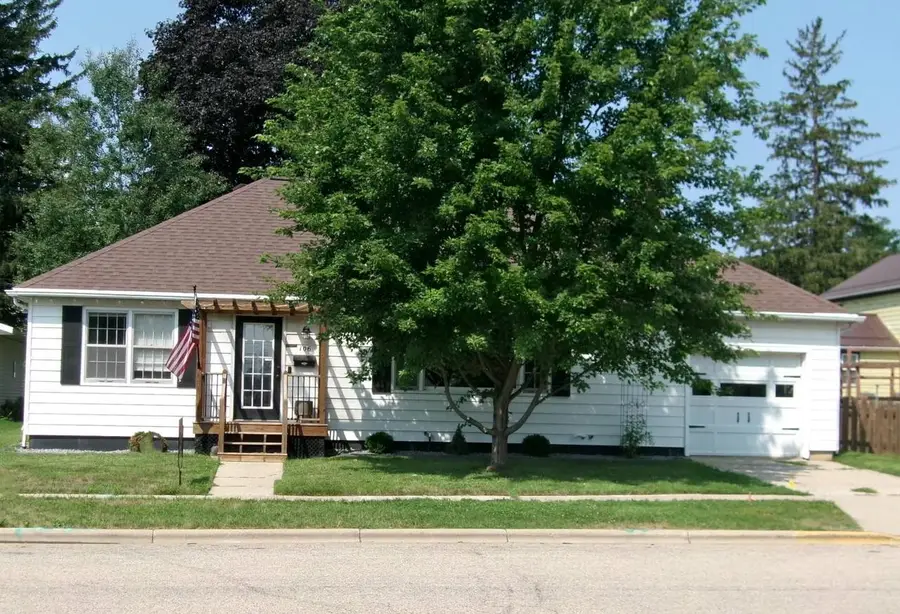 106 S Main Street, Dodgeville, WI 53533 - #2