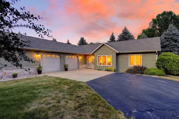 601 Viking View Drive #8, Reedsburg, WI 53959