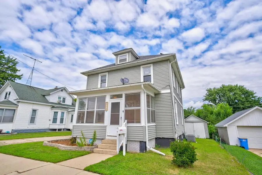 811 W Franklin Street, Portage, WI 53901 - #3