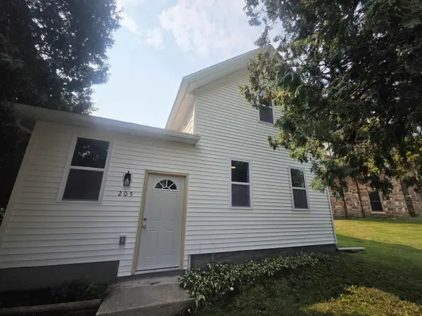 205 W Broadway Street, Rock Springs, WI 53961