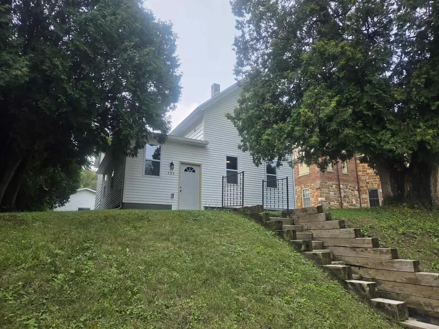 205 W Broadway Street, Rock Springs, WI 53961 - #3