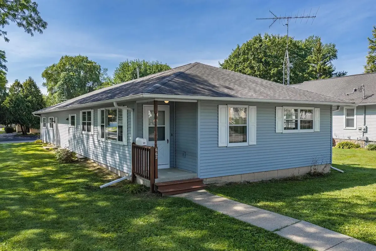 662 11th Street, Baraboo, WI 53913 - #1