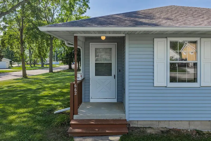662 11th Street, Baraboo, WI 53913 - #2