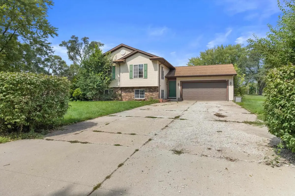 325 W Rice Drive, Beloit, WI 53511 - #1