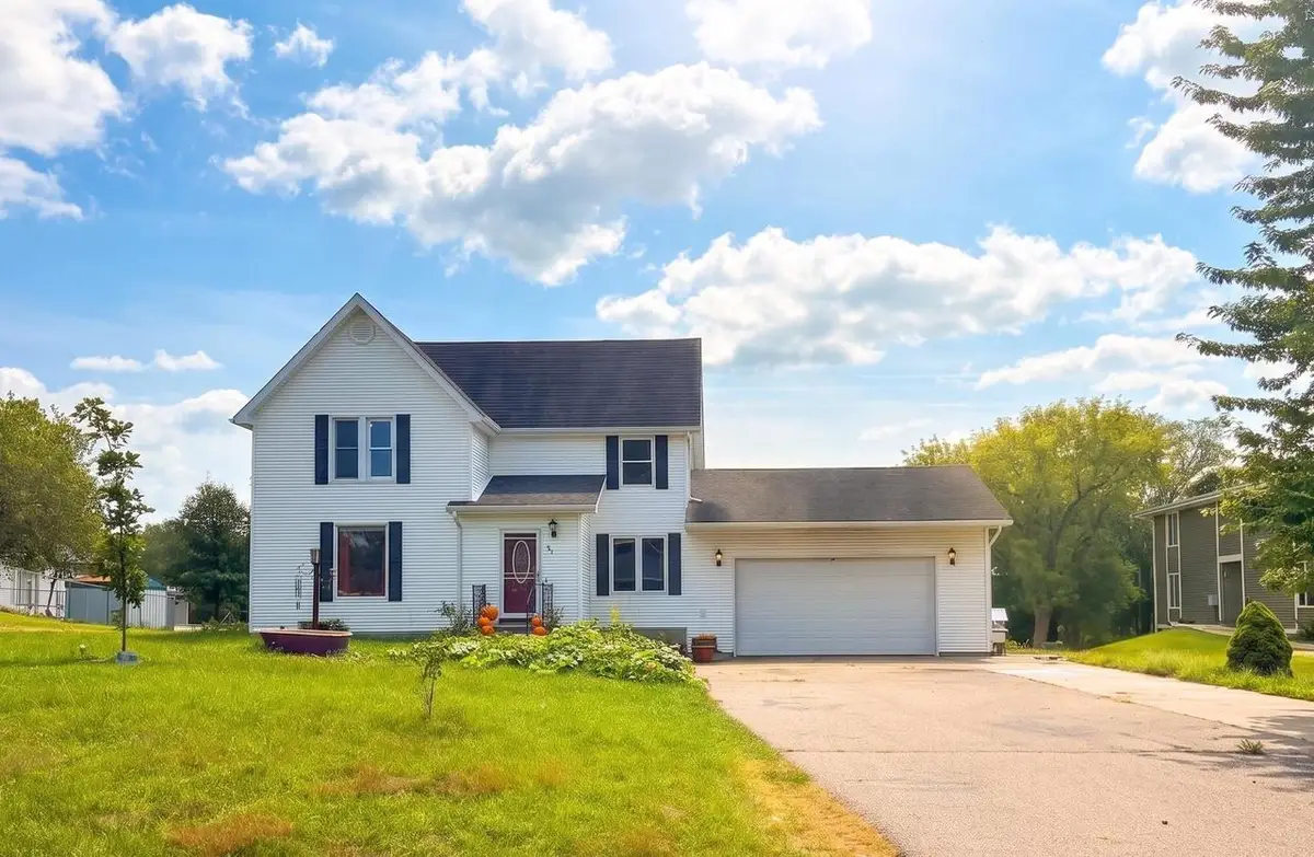 801 E Chestnut Street, Pardeeville, WI 53954 - #1