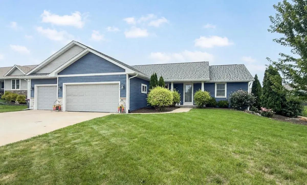 370 Oak Street, Evansville, WI 53536 - #1