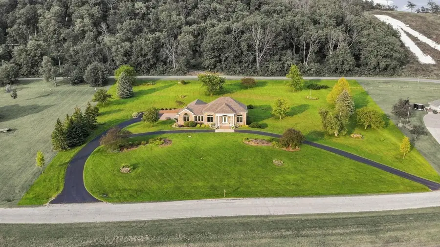 18860 Pleasant View Lane, Platteville, WI 53818 - #3