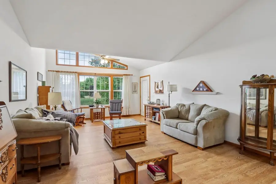3056 Edmonton Drive #3056, Sun Prairie, WI 53590 - #3