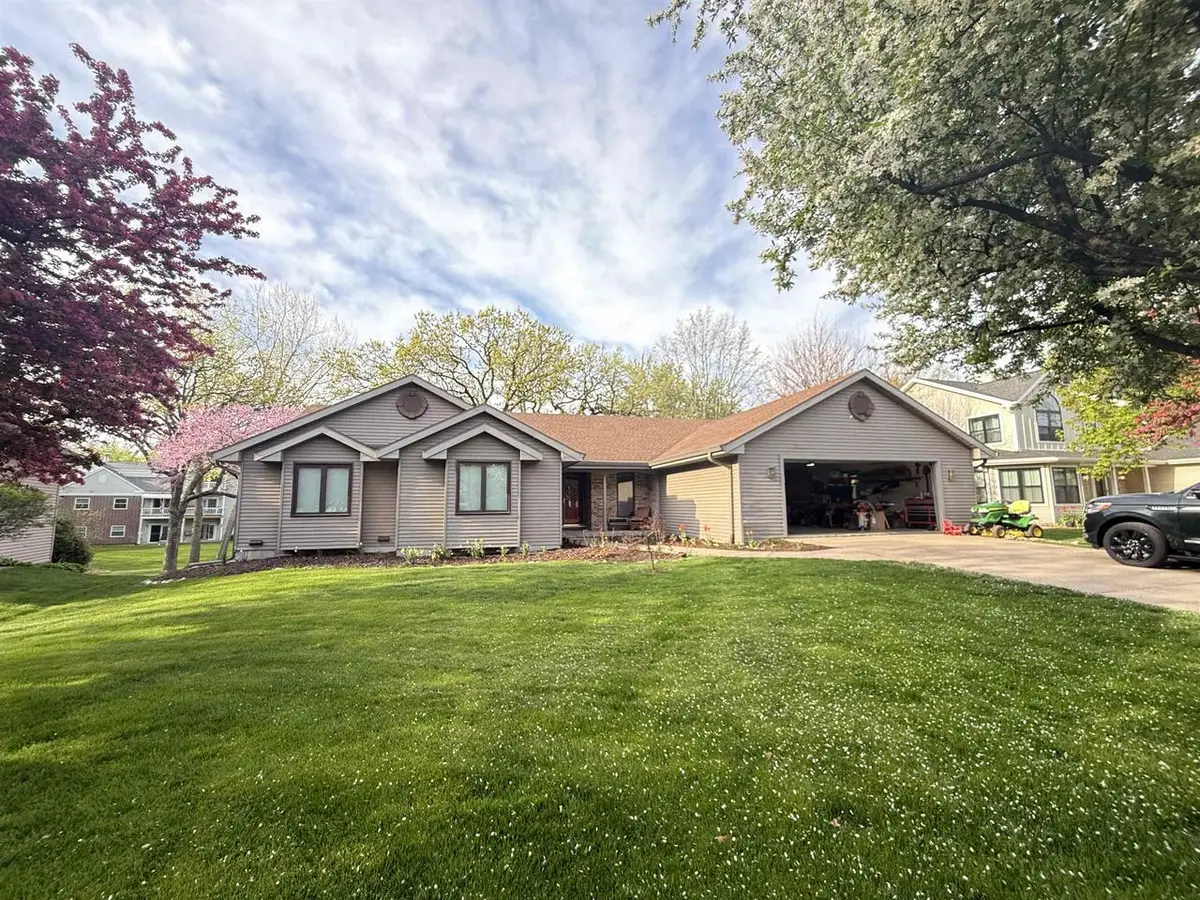 308 Fox Circle, Cottage Grove, WI 53527 - #1