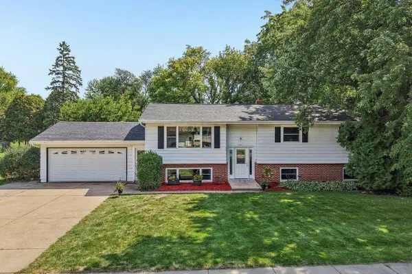 401 Woodview Drive, Sun Prairie, WI 53590