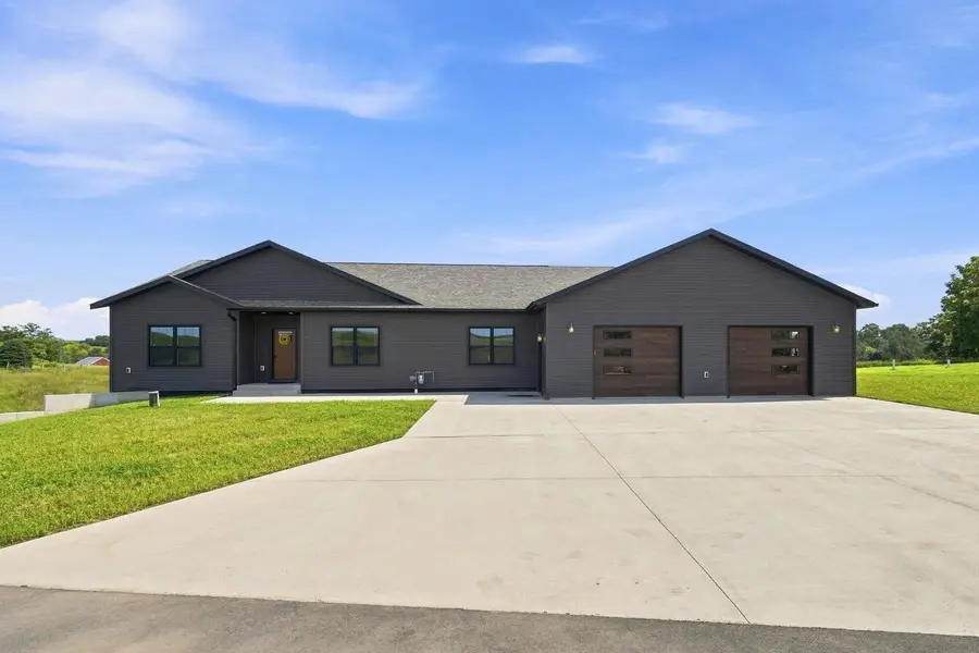 1095 Walnut Dell Road, Platteville, WI 53818 - #3