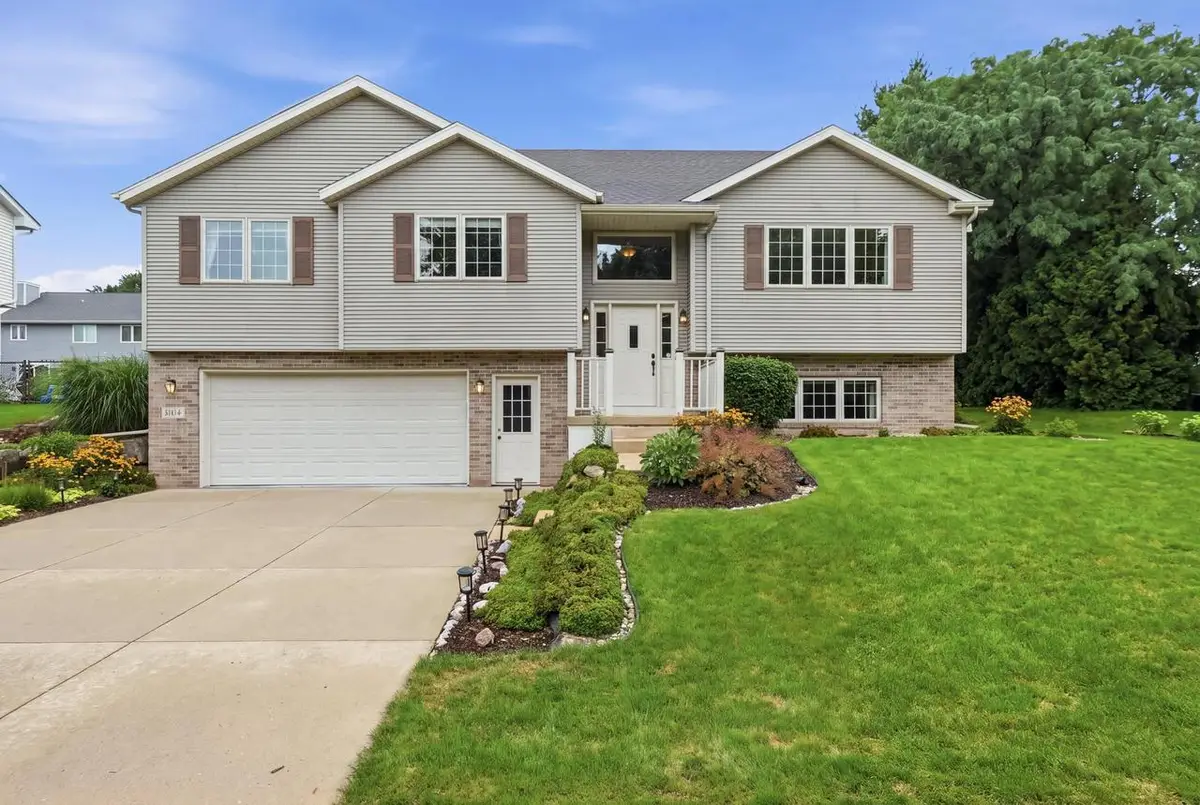 1182 Broadway Drive, Sun Prairie, WI 53590 - #1