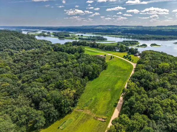 5016 Starlight Lane, Cassville, WI 53806