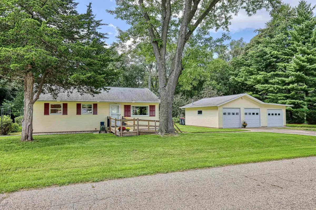 2012 S Terry Court, Beloit, WI 53511 - #1