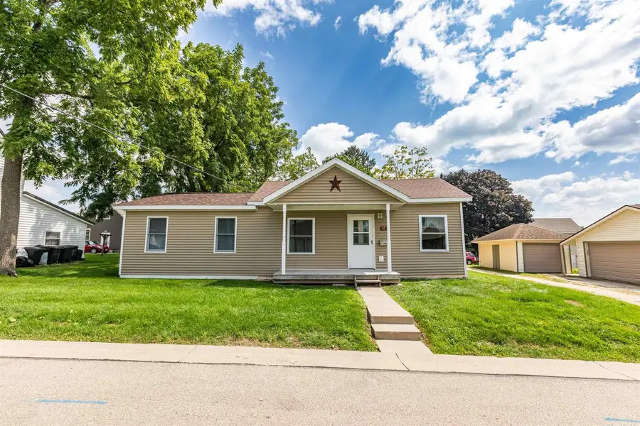 109 N Rogers Street, Dodgeville, WI 53533 - #3