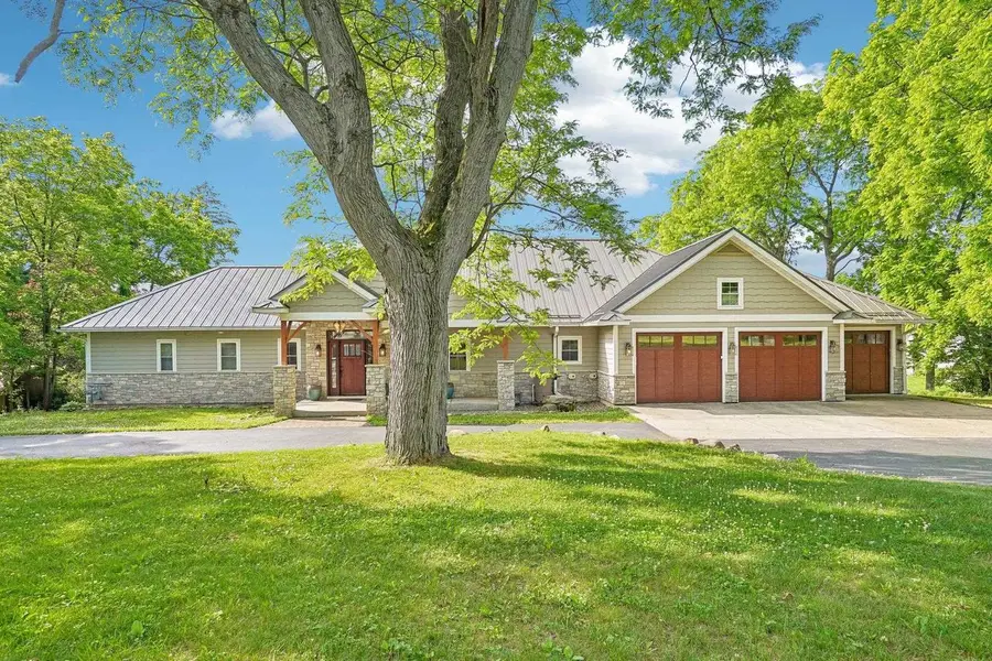 546 W Main Street, Merrimac, WI 53561 - #2