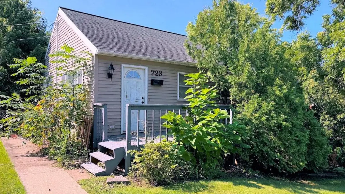 723 9th Avenue, Baraboo, WI 53913 - #1