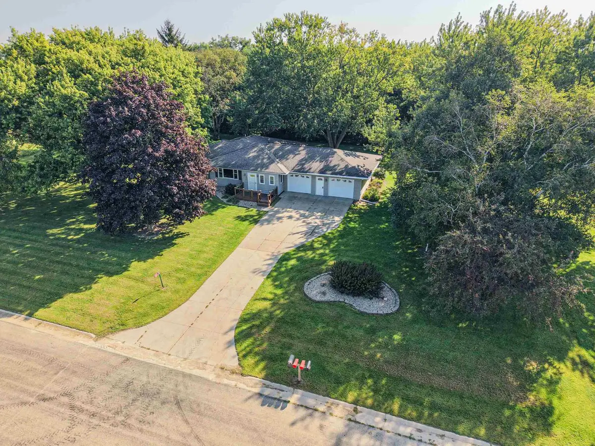 5644 Major Lane, Platteville, WI 53818 - #1