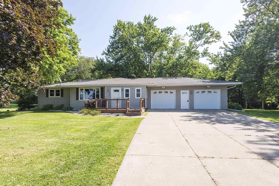 5644 Major Lane, Platteville, WI 53818 - #3