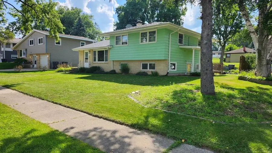 549 N Grant Avenue, Janesville, WI 53548 - #2