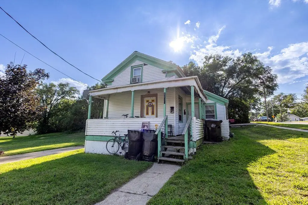 1542 6th Street, Beloit, WI 53511 - #1
